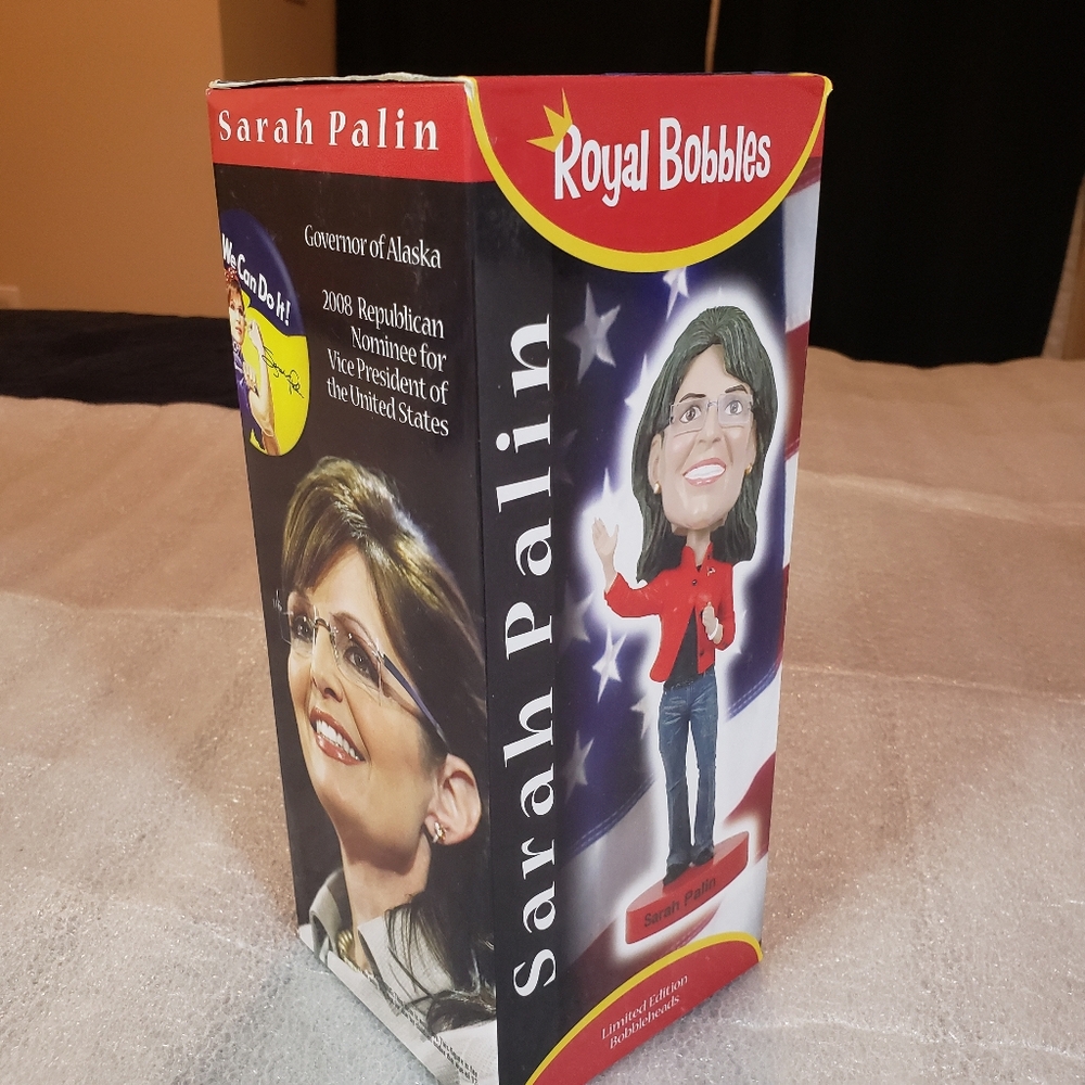 Royal Bobbles Sarah Palin 10122 Bobblehead Storage Wear On Box
